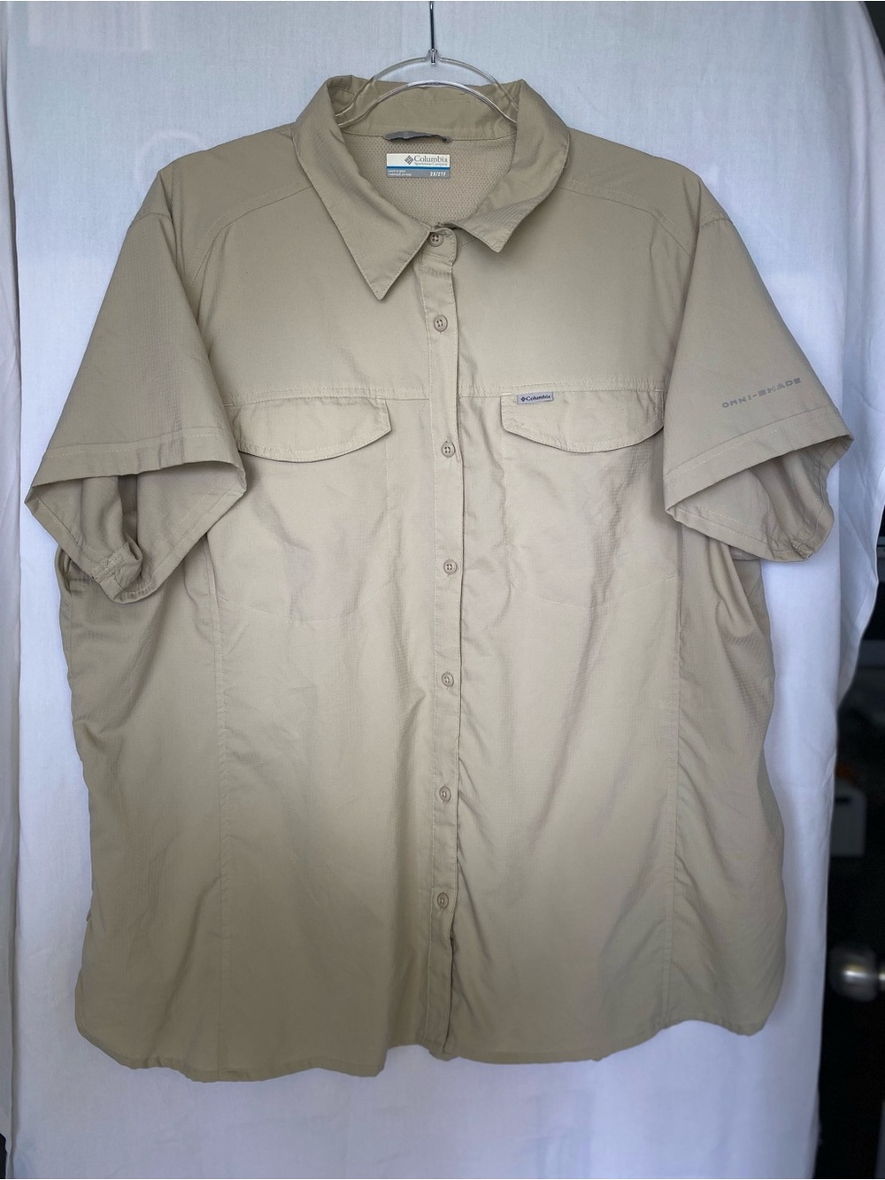 Columbia Men's 2X/2TF Beige Solid Woven Polyester Short Sleeve Button-Up Pockets